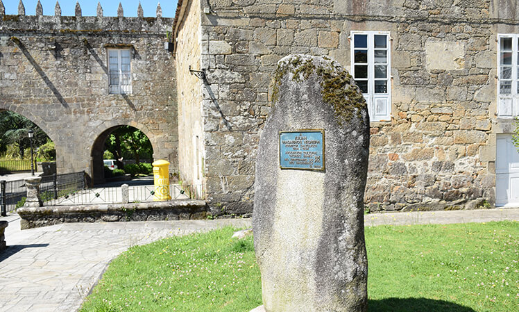 Monumento a Xulián Magariños